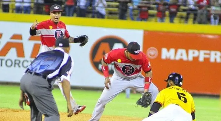 Las Estrellas vencen al Licey; Escogido a AC y los Gigantes los Toros