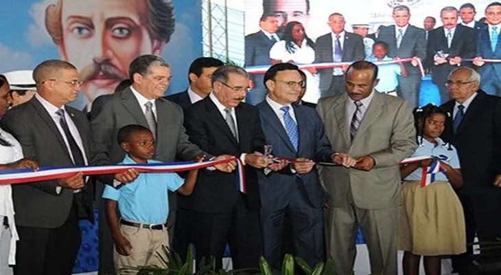 Presidente Medina inaugura 12 nuevas escuelas en Monte Plata 