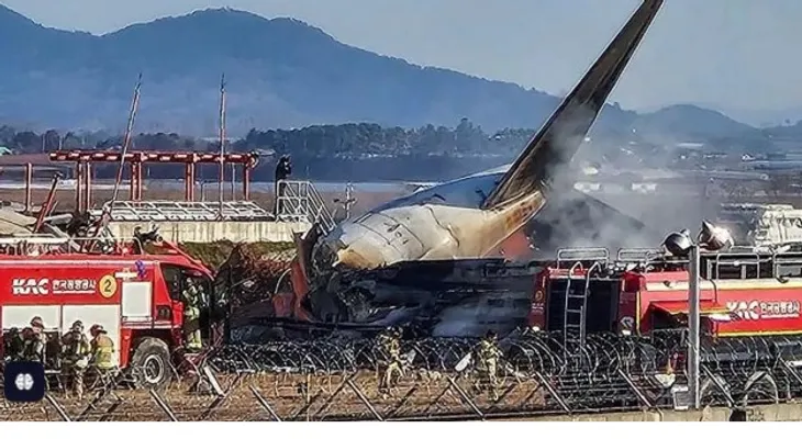 Avión se estrella con 181 pasajeros; solo dos sobreviven
