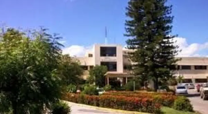 Se debate entre la vida y la muerte, hombre que mató a su mujer e intentó suicidarse 