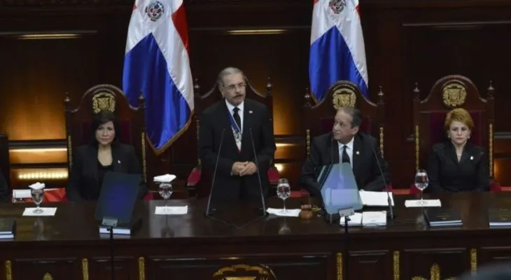 Danilo anuncia significativo aumento salarial de 7 a 16 mil pesos para rasos PN; todos los rangos recibirán alzas 