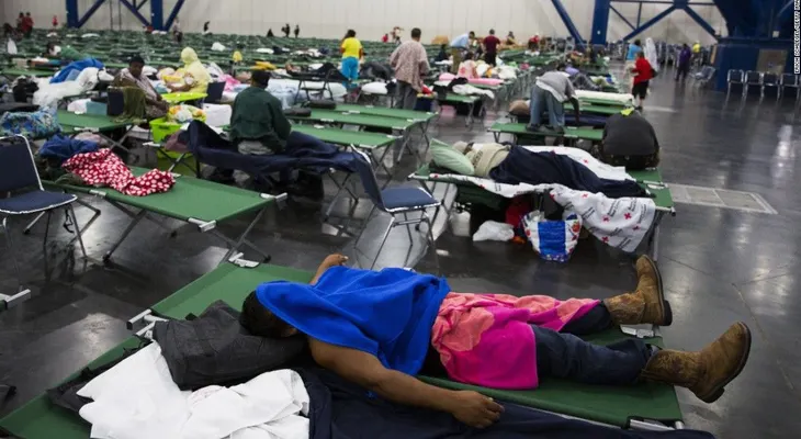 Así es el lugar donde viven 10.000 personas después de Harvey