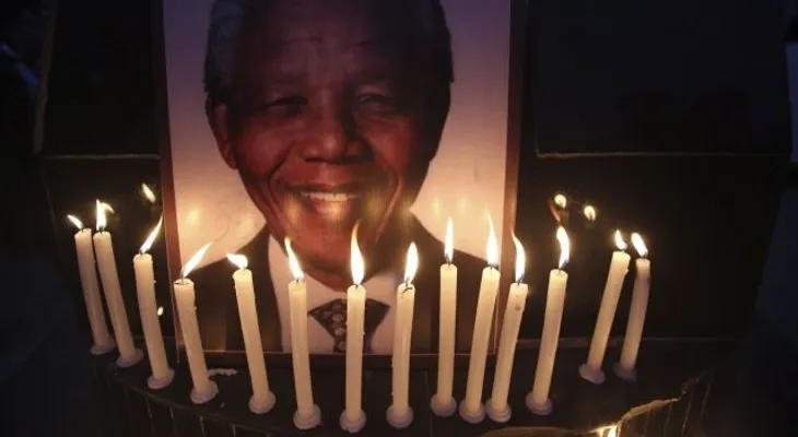 Mandela no descansa en paz; aparecen dos hijas ilegítimas