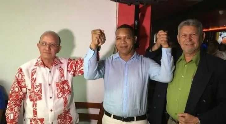 Amable dice levantará sus dos manos a favor de la reelección