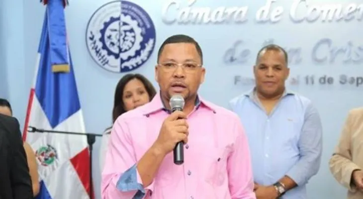 Cámara de Comercio se compromete a ayudar con limpieza de San Cristóbal