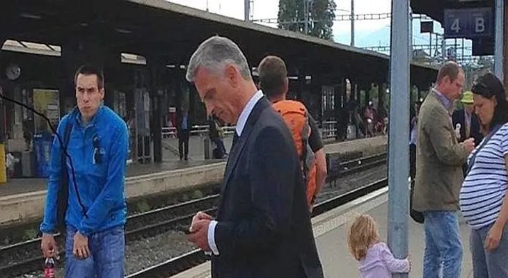 El Presidente de Suiza va al trabajo en tren