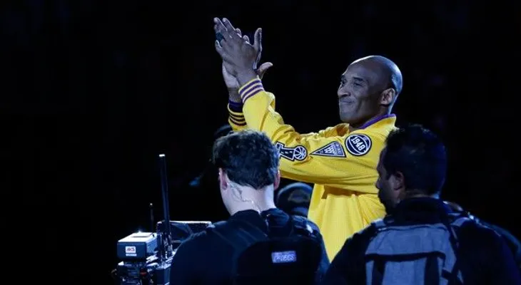 Todos despiden a Kobe Bryant; Magic lo nombra el mejor laker