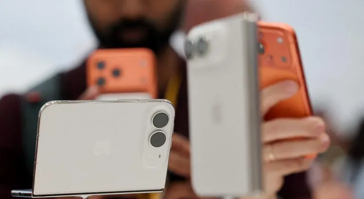 Apple lanza el iPhone Duo plegable por US$1,999 y renueva la gama Pro