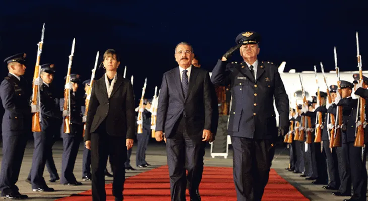 Danilo Medina ya está en Colombia para toma de posesión del presidente Santos
