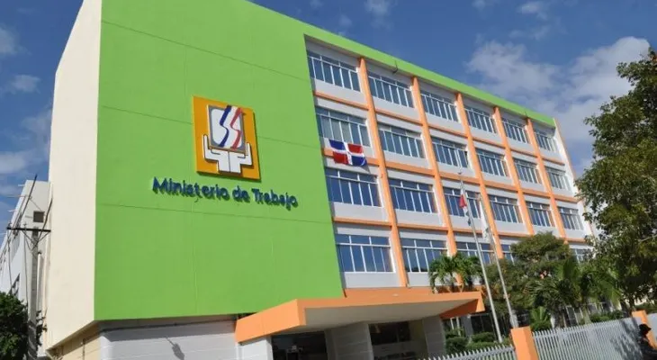Ministerio de Trabajo explica cambio "Día del Trabajo" para lunes 2 de mayo