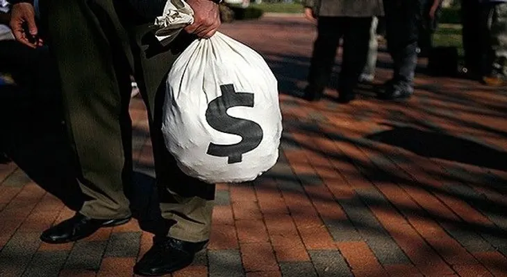 Un exdrogadicto de EE.UU. devuelve 125.000 dólares que halló en la calle 