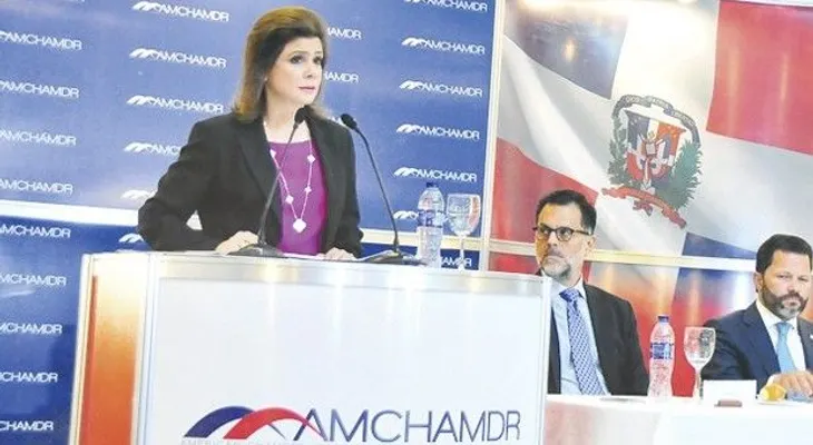 Viyella critica distribución del presupuesto en Educación, y pide mejorar tanta extendida 