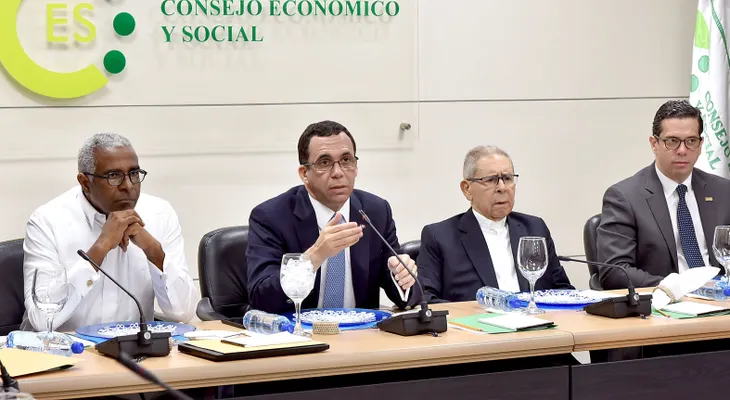 Ministro Andrés Navarro firma acuerdo para proceso de concertación nueva Ley de Educación