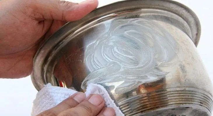 2 ingredientes secretos, y tus utensilios de cocina brillarán como nuevos!