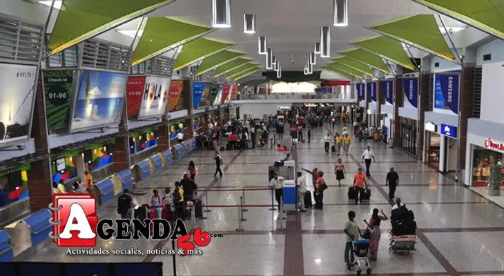 Aerolíneas cancelan algunos vuelos por tormenta tropical Bertha