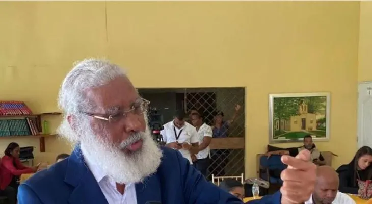 Hubieres acusa a miembros de la Dicrim de liderar robo de 35 televisores en Bayaguana