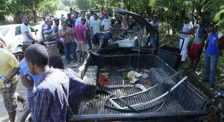Cuatro muertos y varios heridos por choque de patana y camioneta  en carretera Fantino