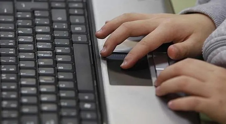 INTERNET PEDOFILIA: Detenido un hombre que grabó más de 160 vídeos pedófilos por la webcam