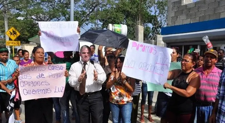 Comunidades protestan por crisis de agua