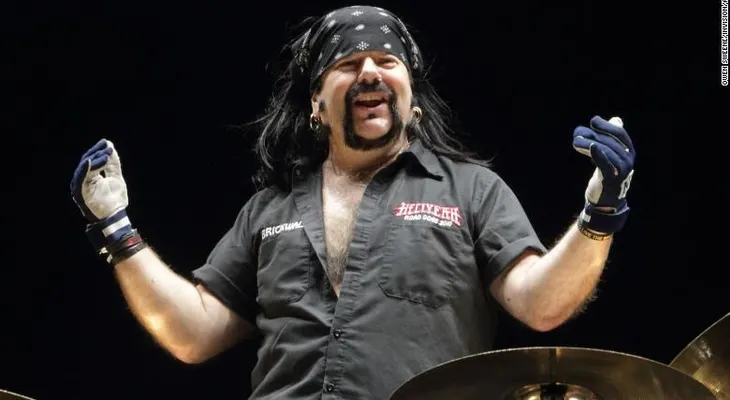 Vinnie Paul, baterista del grupo de metal Pantera, fallece a los 54 años