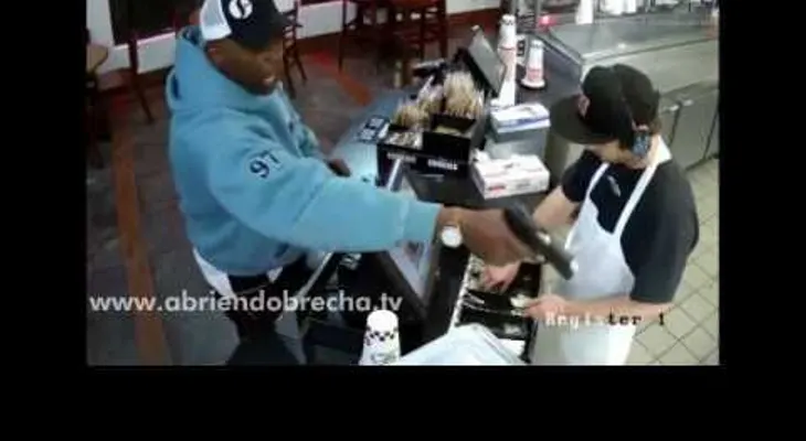 La increíble reacción de un joven asaltado en un restaurante