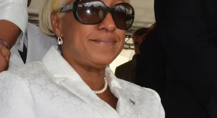 Alcaldesa Jeannette Medina se hace un jugoso aumento de salario