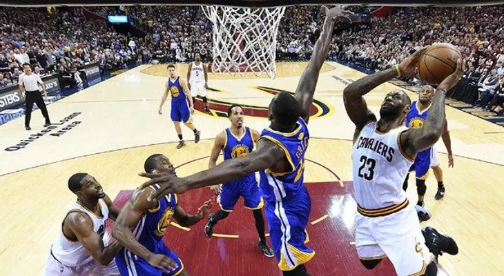 Cavaliers responden en su casa ante Warriors