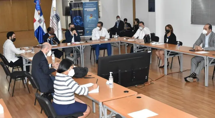 Ministerio de Economía presenta temas priorizados sector salud en la región Enriquillo