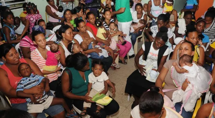 149 madres amamantan 150 bebés de manera simultanea