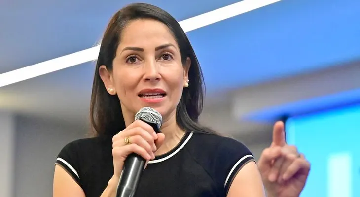 Policía de Ecuador detiene a Luisa González, excandidata presidencial del correísmo