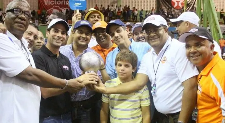 Terry brilla nueva vez y los Cañeros pasan a la final