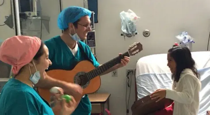 La música latina, una herramienta clave para tratar pacientes médicos en EEUU