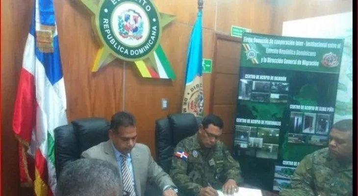 Migración y Ejército firman acuerdo para centros de acogidas indocumentados  