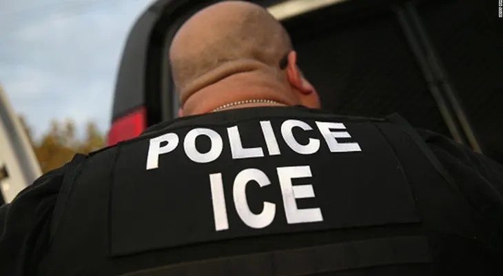 Agente de inmigración le dispara a un sospechoso tras detenerlo en la vía