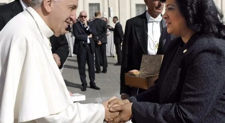 Papa interesado en visitar la República Dominicana, revela Cristina Lizardo