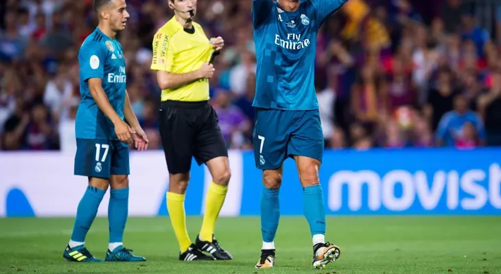 Suspenden a Cristiano Ronaldo por cinco partidos por agredir a un árbitro