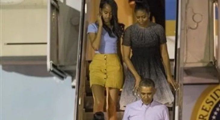 Obama y su familia comienzan vacaciones en Hawaii