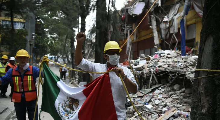 Minuto a minuto: una carrera contra el tiempo para encontrar sobrevivientes