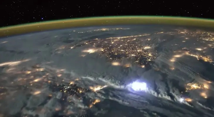 Así se ven los rayos desde el espacio