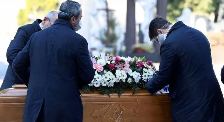 Al menos 2 muertos y 17 infectados de una misma familia, tras acudir a funeral de una enferma de coronavirus