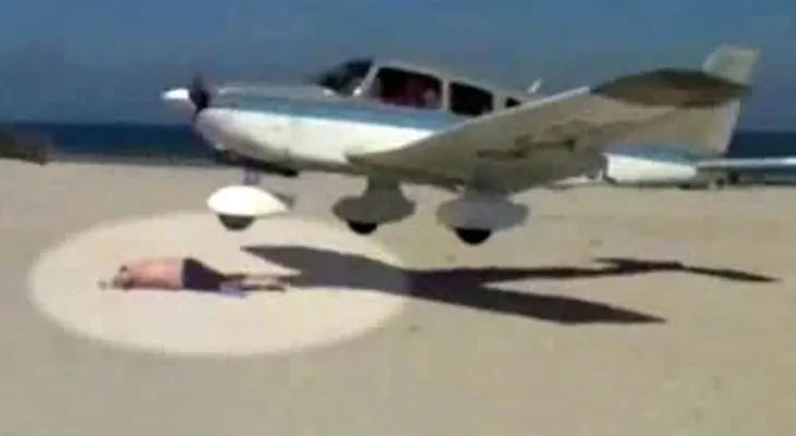 Video: avioneta casi aterriza sobre un turista que tomaba sol
