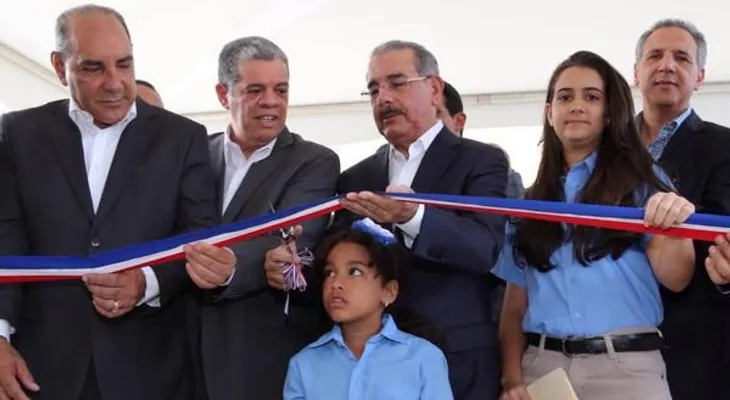 Danilo Medina entrega escuelas en la provincia Espaillat