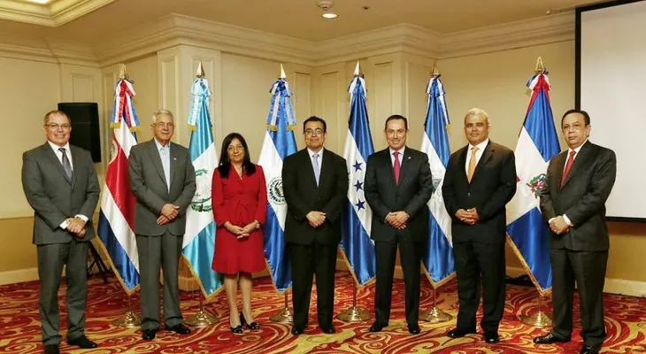 Gobernador del Banco Central, Héctor Valdez Albizu participa en la 273 reunión del CMCA