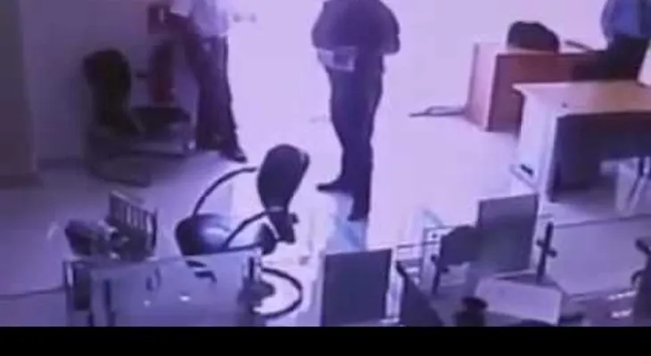 Este es el VIDEO del asunto a una sucursal del Banco Ademi en La Vega