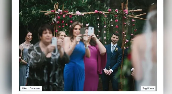 ¡Guarden sus teléfonos! Fotógrafo pide a los novios que prohiban los celulares en sus bodas