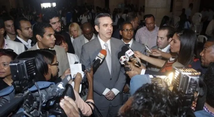 Abinader llama a los jóvenes a integrarse a la sociedad