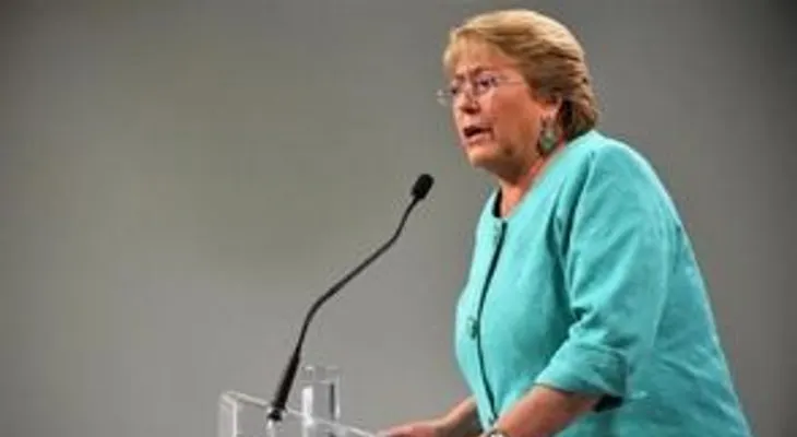 Presidenta de Chile destaca "aporte" de inmigrantes y dice dará prioridad a nueva ley