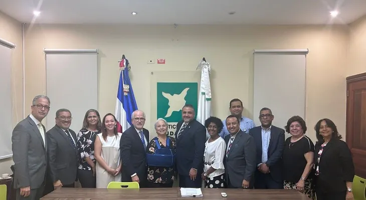 Comisión de JCE se reúne con PC; abordan sobre campaña y precampaña, voto en el exterior y calendario electoral