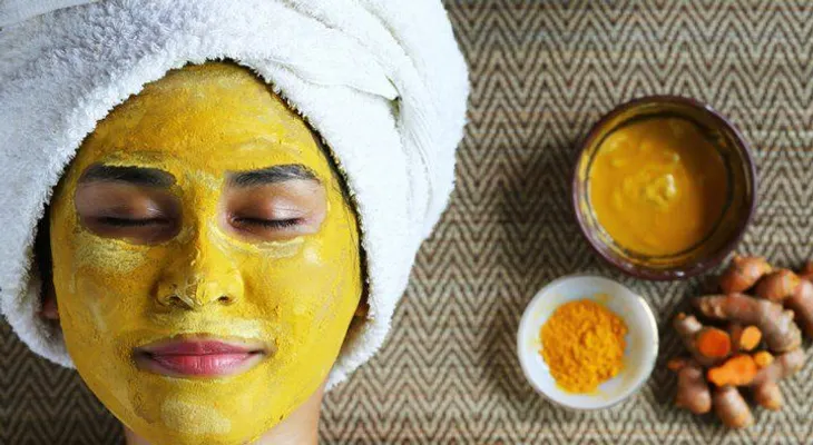 No te lo habían dicho: Mascarilla de cúrcuma para una piel impecable