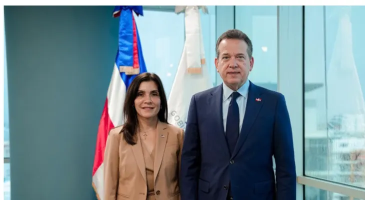 Ito Bisonó recibe embajadora estadounidense Leah Campos